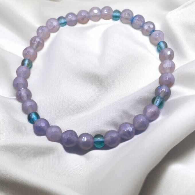 Agate facettée bleue clair
