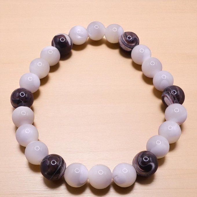 Nacre Noire et Blanche