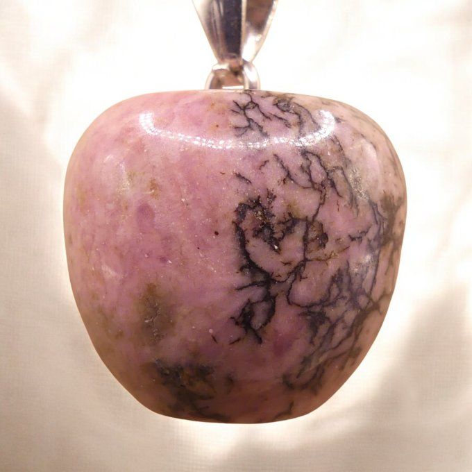 Rhodonite pomme
