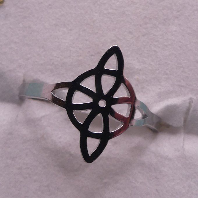 Noeud de sorcière argenté